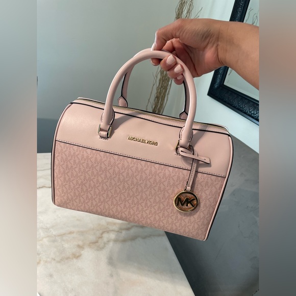 Michael Kors women Medium Duffel Satchel bag. Handbag purse and crossbody NEW. - Picture 13 of 16